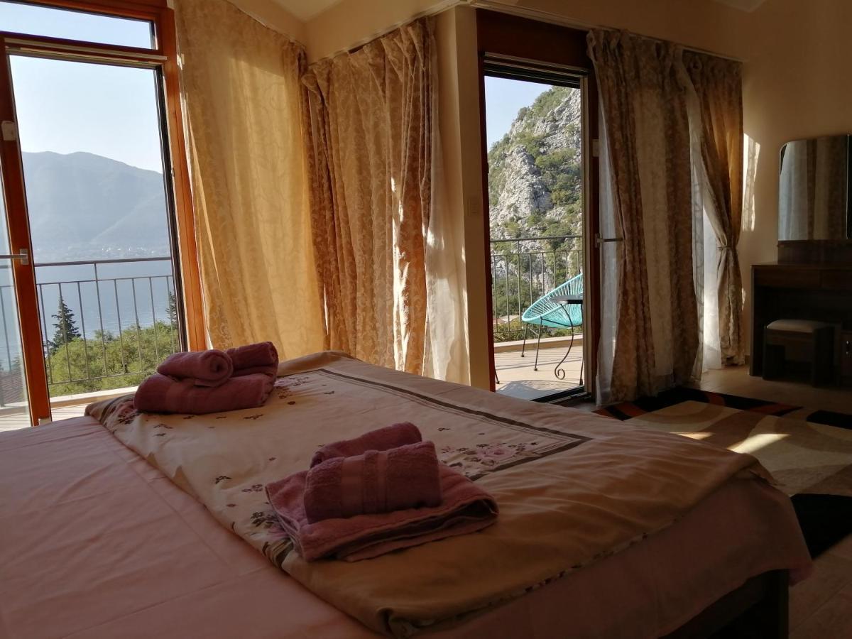 Apartments Villa Eden Cattaro Esterno foto